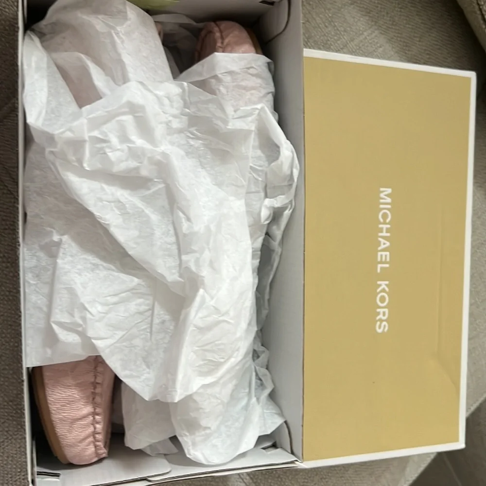 Powder blush - Picture 3 of 3